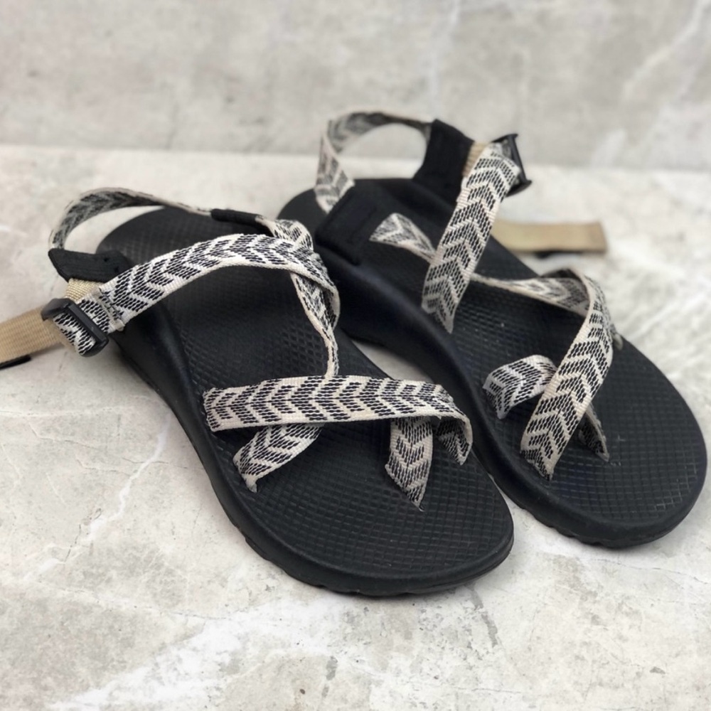 Chaco Sandals Z/Cloud 2 | Black and White | size 7